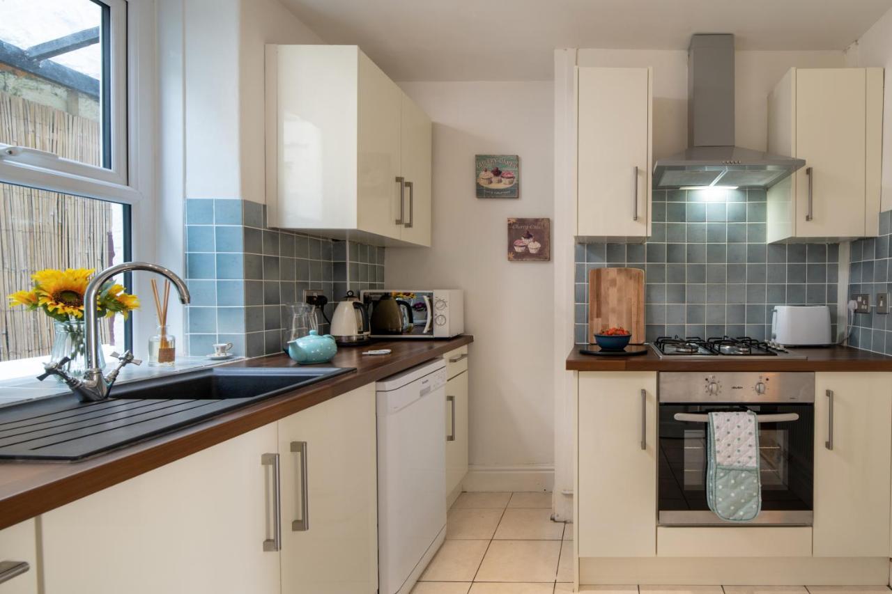 Villa Windy Ridge Terrace With Beautiful Sea Views, North Wales Coast Old Colwyn Exterior foto