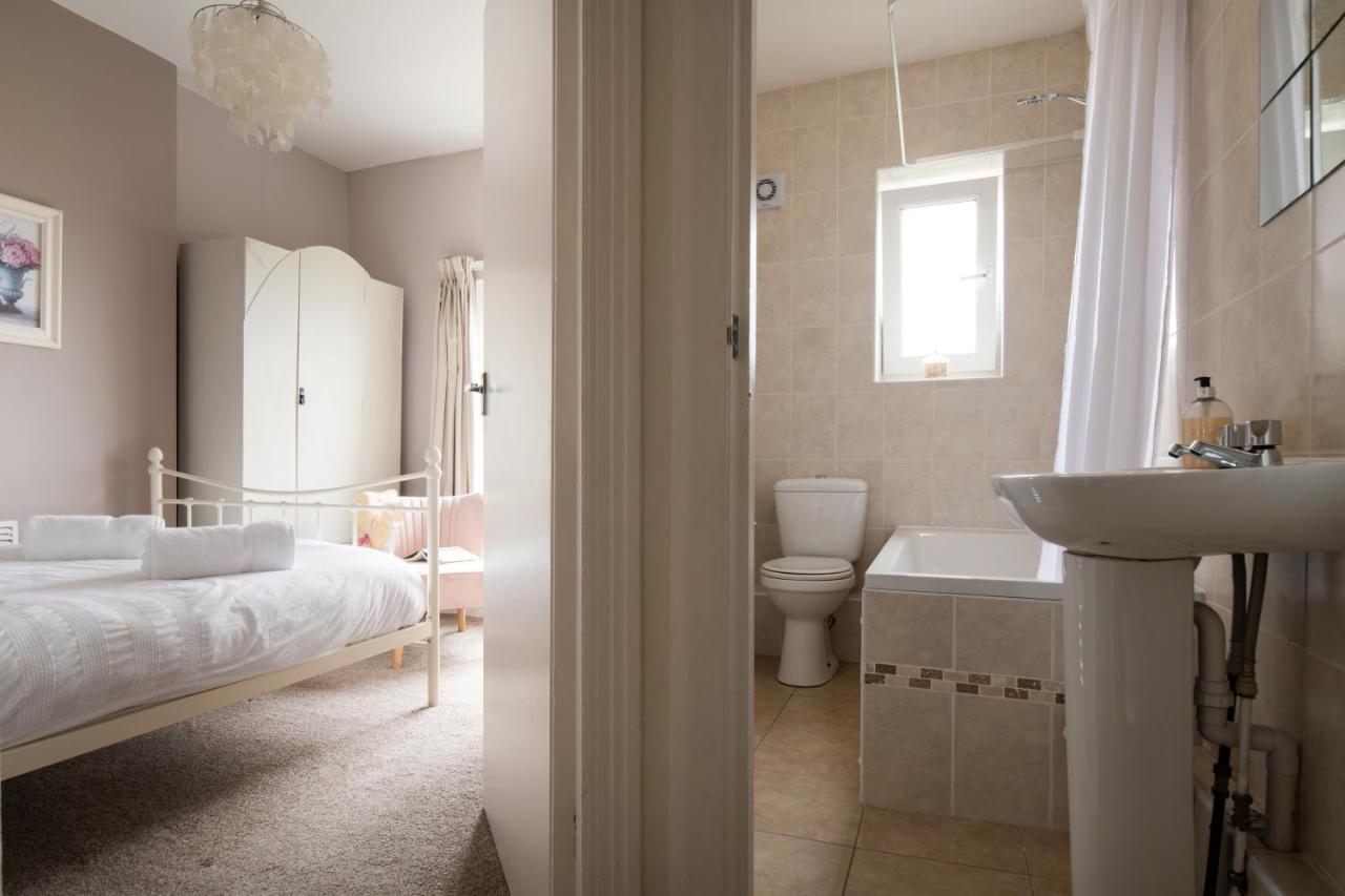 Villa Windy Ridge Terrace With Beautiful Sea Views, North Wales Coast Old Colwyn Exterior foto